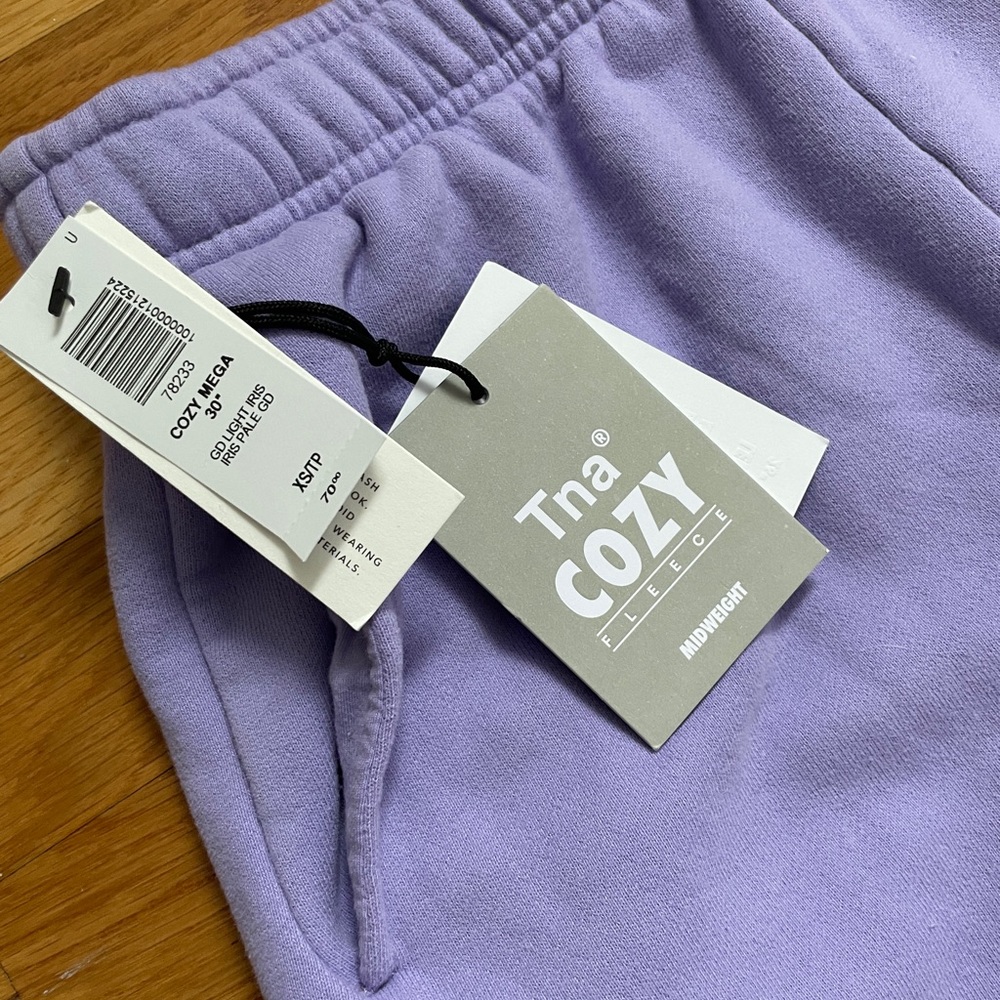 NWT lilac Aritzia tna joggers